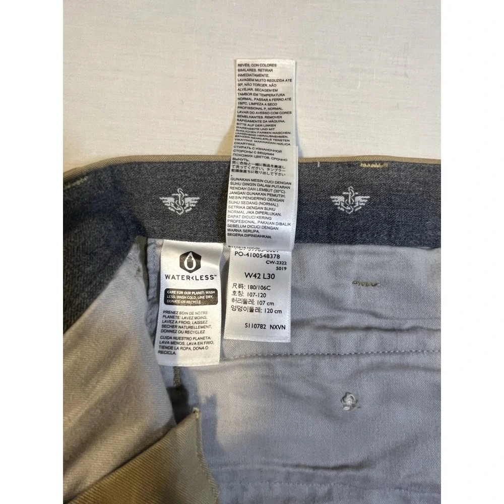 Dockers Workday Khaki Men's 42x30 Classic Fit Stretch Chino Pants Tan Waterless
